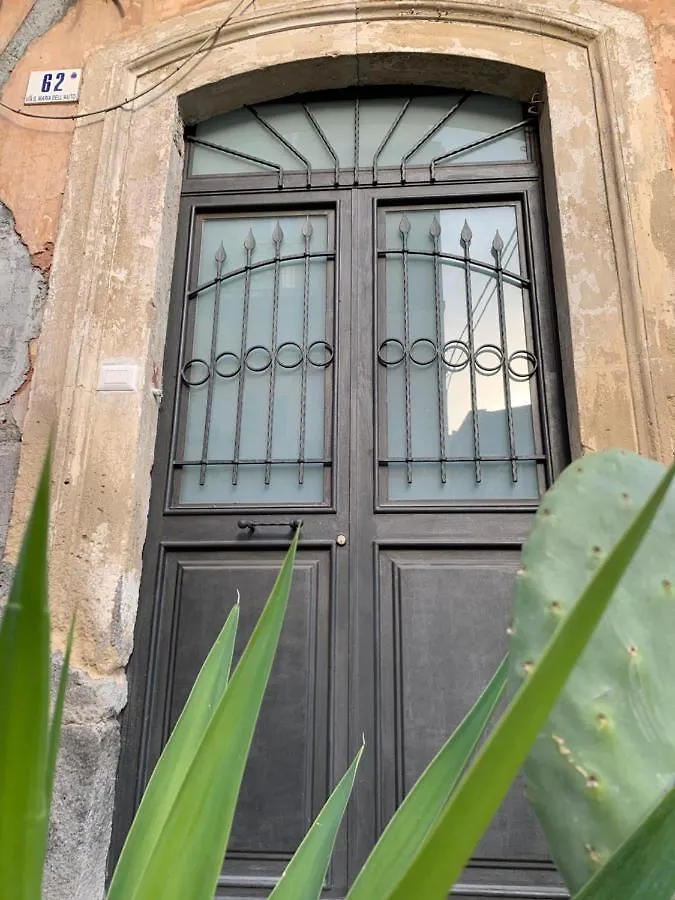 Vila Catania Centro Storico 0*,